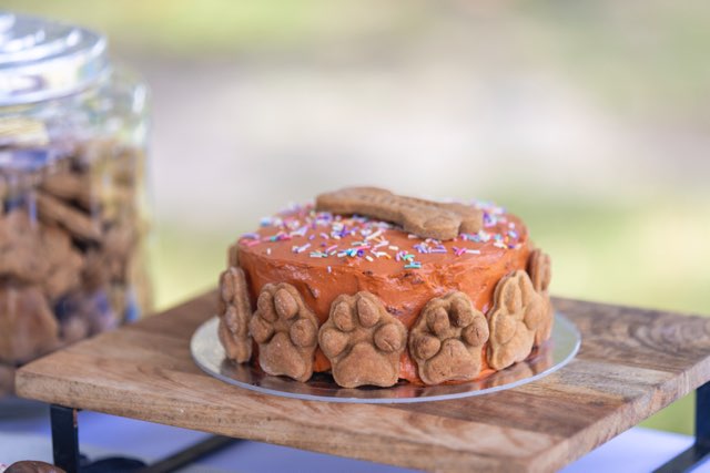 Small cake